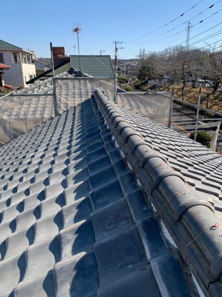 川越市にて屋根修理〈瓦屋根の葺き直し〉・外壁塗装の施工後写真