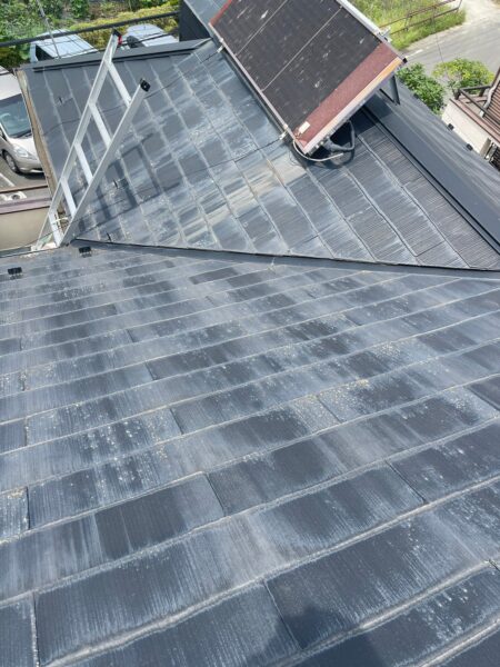 川越市にて屋根修理〈築20年スレート屋根からスーパーガルテクトへのカバー工法〉の施工前写真